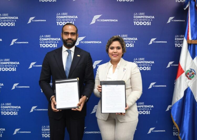 Pro-Competencia y el CODESSD firman acuerdo interinstitucional