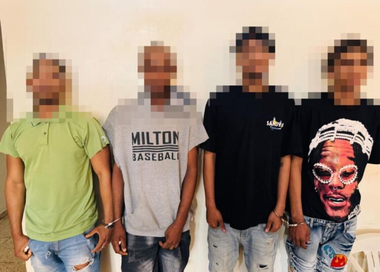 Policía apresa cuatro personas e incautan sustancias controladas en Jarabacoa