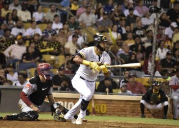 Estrellas a medio juego del liderato, Águilas y Licey empatados en el tercero