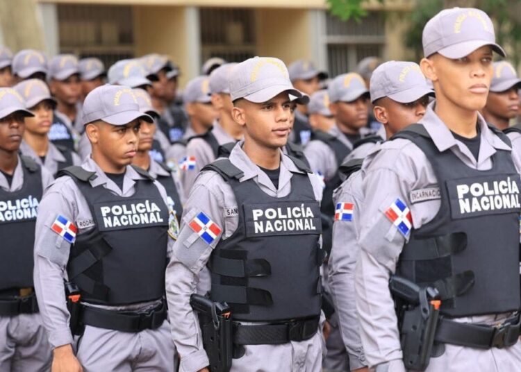 PN y Ministerio Público realizan allanamientos y detienen a varias personas en flagrante delito en Baní