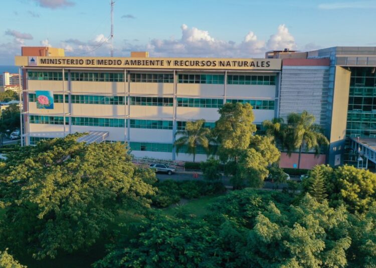 Acuerdo de la Armada y el Ministerio de Medio Ambiente para proteger las Dunas de Baní