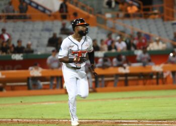 Sandro Fabián y Esmil Rogers elegidos como MVP de la 5ta semana de LIDOM