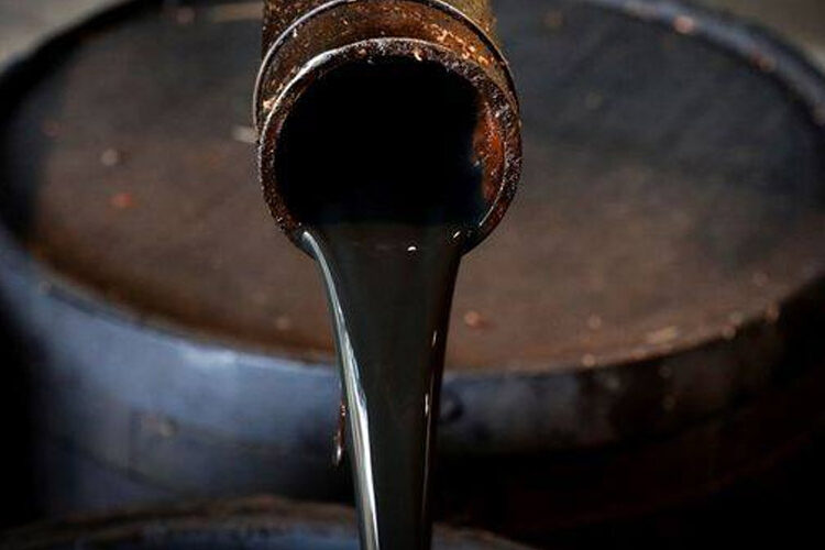 El petróleo de Texas baja un 3,2 %, hasta 68,94 dólares el barril