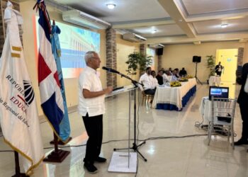 Ministro de Educación presenta Programa de Fortalecimiento Escolar y Comunitario en Azua