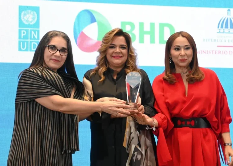 BHD mantiene el Sello Platino Igualando RD por cuatro años consecutivos