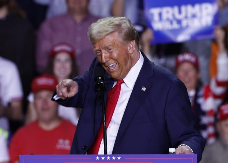 Trump se opone a propuesta de presupuesto y exige cambios sobre contenido y techo de deuda