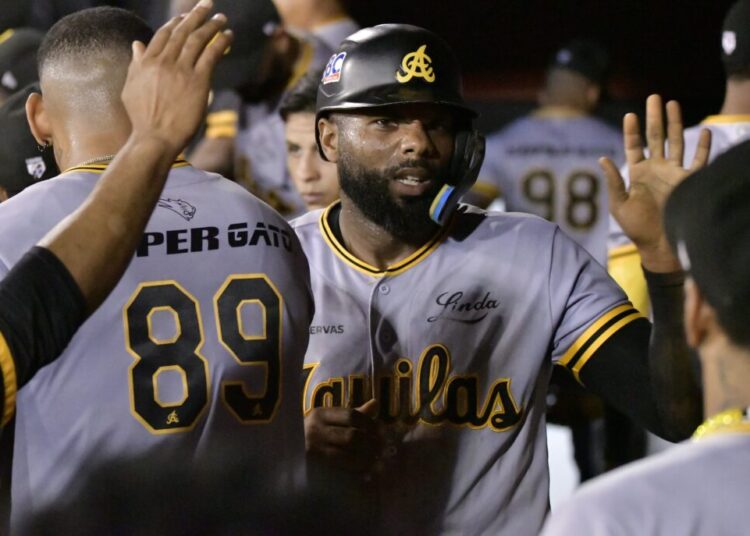 Águilas derrotan 15-9 a los Gigantes
