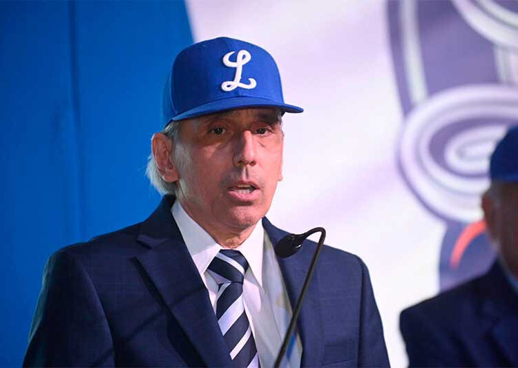 Ricardo Ravelo anuncia solución de logística: Licey confirma participación en Serie de Titanes del Caribe