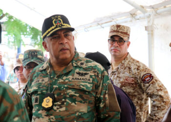 Director de Migración insta a agentes a utilizar la fuerza para evitar agresiones