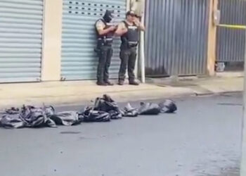Hallan dos cuerpos desmembrados frente a una iglesia en Ecuador