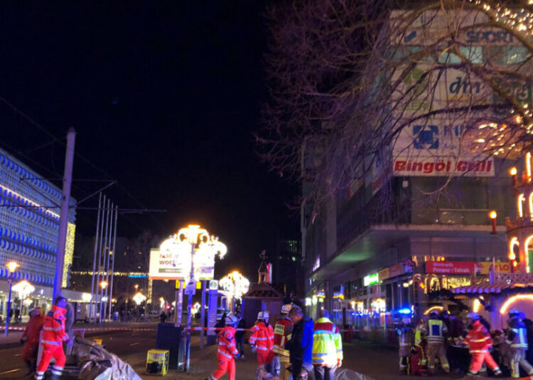 Muertos y decenas de heridos en un mercadillo navideño en Alemania por atropello de un coche