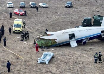 Se desploma un avión de pasajeros en Kazajistán