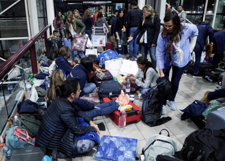 Aerolíneas denuncian que aeropuerto de Santiago está en «crisis» y urgen medidas