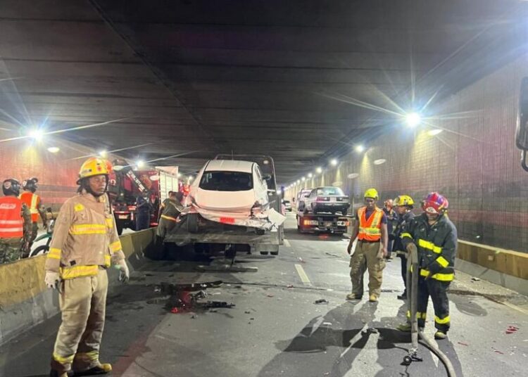 911 informa que fue controlada emergencia por fuga de gas tras accidente en el túnel 27 de Febrero