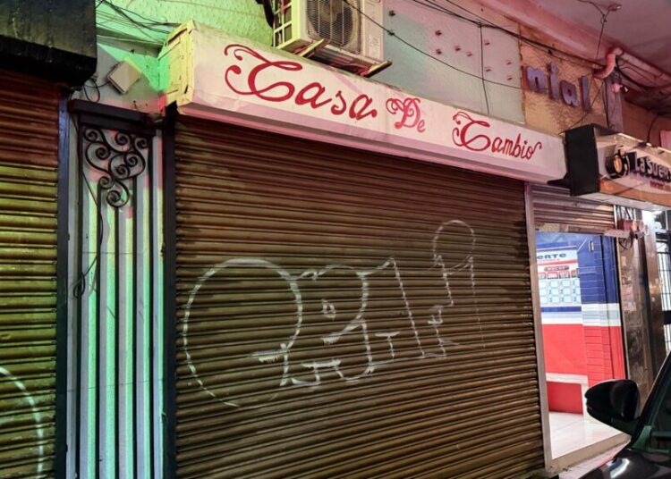 Esposa del dueño de casa de cambio agredido por familiares afirma: «Se llevaron una suma indeterminada de dinero»