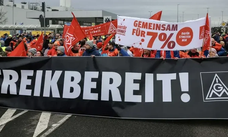 Trabajadores de Volkswagen van a huelga en toda Alemania