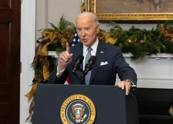 Biden atribuye la caída de Asad en Siria a la debilidad de Irán y Rusia