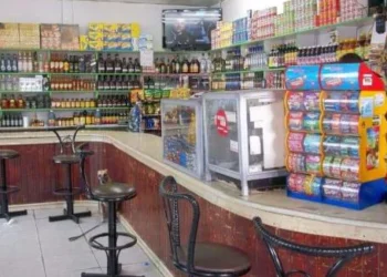 Mantienen prohibición a colmados de vender alcohol más allá de las 12 de la noche