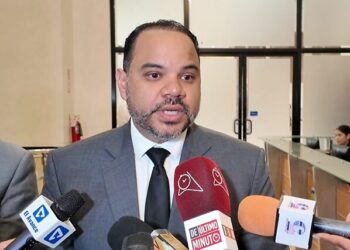 Defensor Pueblo dice que más del 50 % de trabajadores es informal y pide empleo de calidad