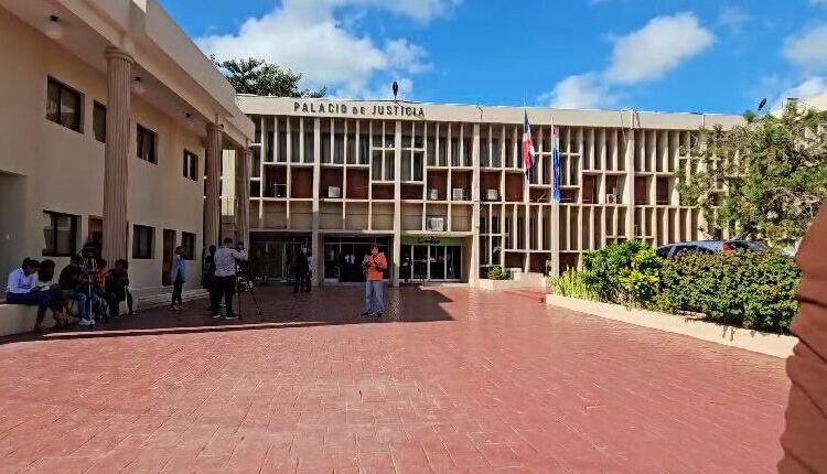 Dictan tres meses de prisión preventiva contra profesor acusado de abuso sexual en SPM