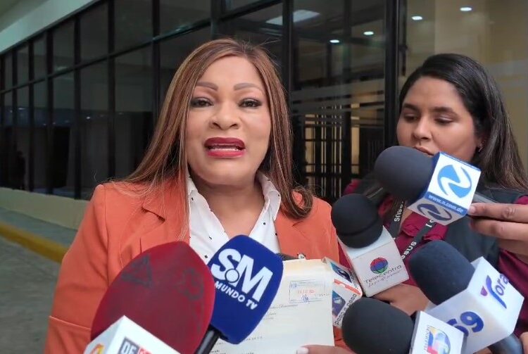 Diputada del PRM propone instituir el «Día Nacional de Acción de Gracias, Oraciones, Ayuno y el Perdón» en RD