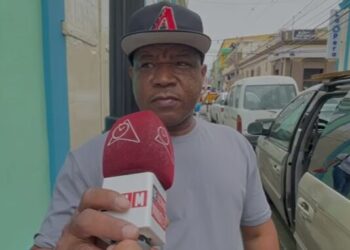 Comerciantes del Centro Histórico de Santiago aseguran que el sueldo 13 del Gobierno no ha activado el comercio