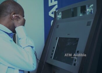 APAP lidera inclusión financiera digital con soluciones accesibles para personas con discapacidad visual