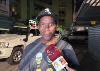 Ciudadanos dicen “la vuelta es Dios” en creencias del viernes 13