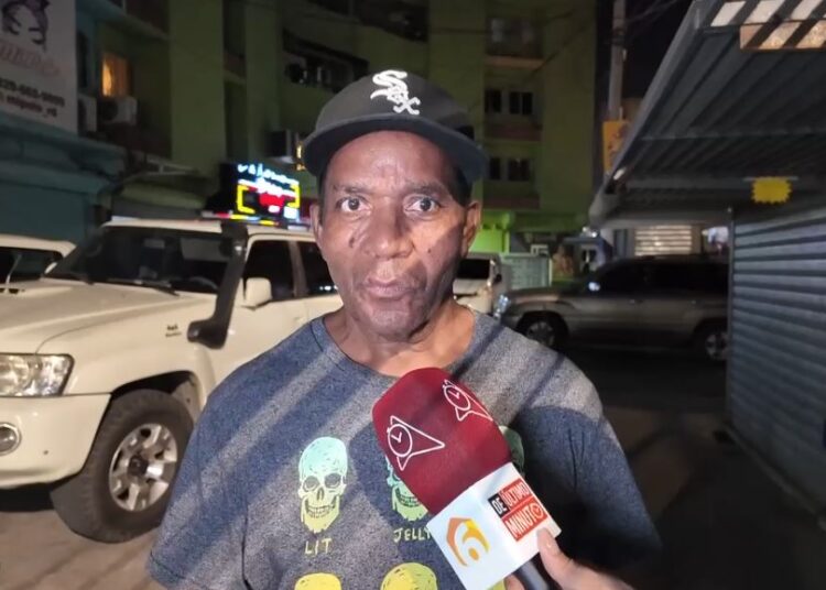 Ciudadanos dicen “la vuelta es Dios” en creencias del viernes 13