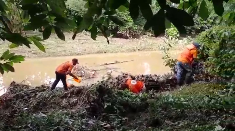 Activan búsqueda de hombre arrastrado por río en Monte Plata