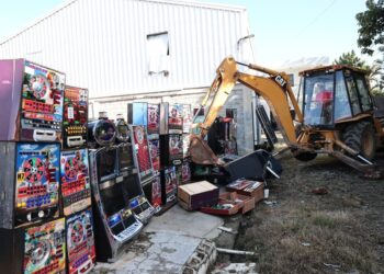 Casinos destruye más de 1,700 equipos operados de forma ilegal en la venta de juegos de azar