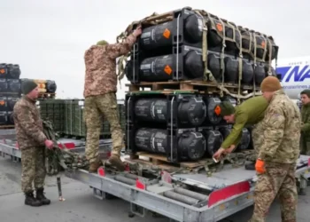 Estados Unidos anuncia casi 1.000 millones de dólares en ayuda militar para Ucrania