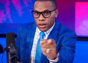 Tolentino revela audios de joven asesinado en La Vega y se destapa estafa de posteo