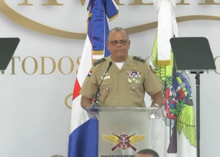 Ministro de Defensa anuncia nuevos beneficios para militares retirados a partir de enero 2025