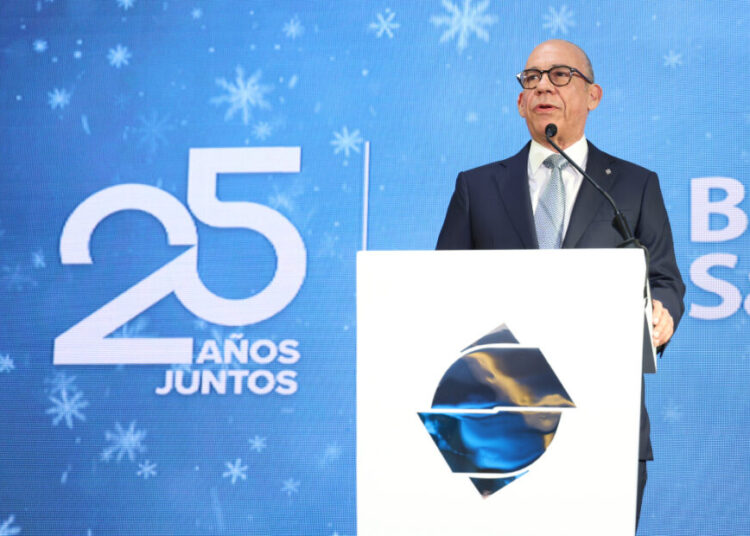Banco Santa Cruz celebra 25 años de trayectoria en su tradicional encuentro navideño