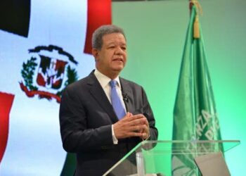 Leonel Fernández pide al Gobierno aclarar el uso de fondos del contrato de Aerodom