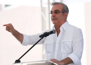 Abinader presenta iniciativas legislativas para combatir el crimen organizado y proteger a víctimas y testigos