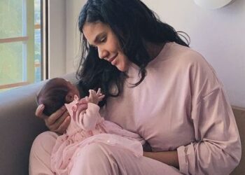 La comunicadora Nicole Lamourtte anuncia que su hija Montserrat esta de alta media