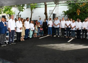 Cruz Jiminián reconoce trabajo a favor de los pobres del director de Comedores Económicos, Féliz Méndez