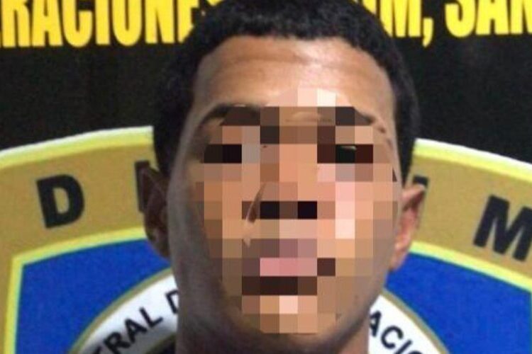 Se entrega a la Policía presunto implicado en robo de más 2 millones de pesos joyería en Santiago