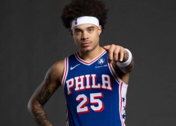 Los Sixers rescinden el contrato del dominicano Lester Quiñones