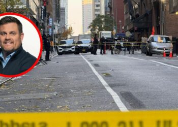 Policía de NY pide ayuda para capturar al hombre que mató a ejecutivo de aseguradora en la calle