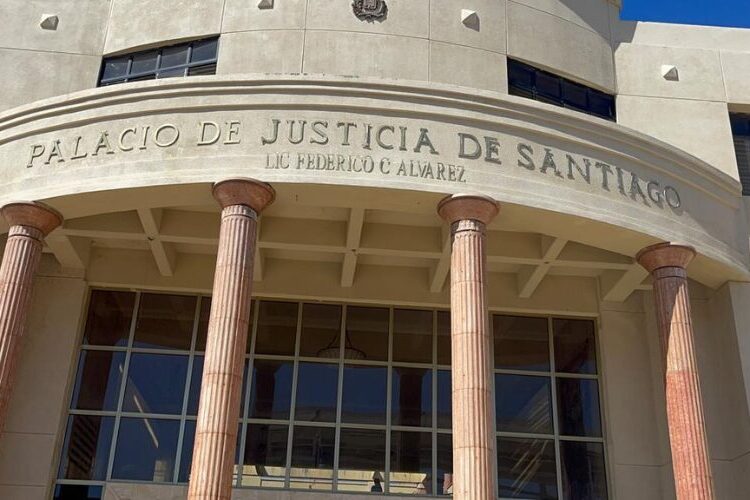 Condenan a 30 años hombre que asesinó a una mujer y atentó contra otras al darle té envenenado