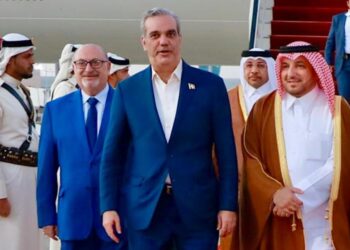 Presidente Abinader llega a Qatar para participar mañana en inauguración del Foro Mundial de Doha