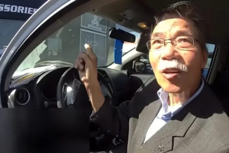 Investigan a agente en EE.UU. por romperle el cuello a un hombre de 71 años tras multarlo
