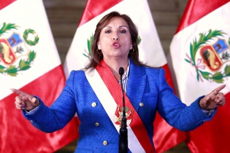 Boluarte cumple dos años en el poder rodeada de escándalos judiciales