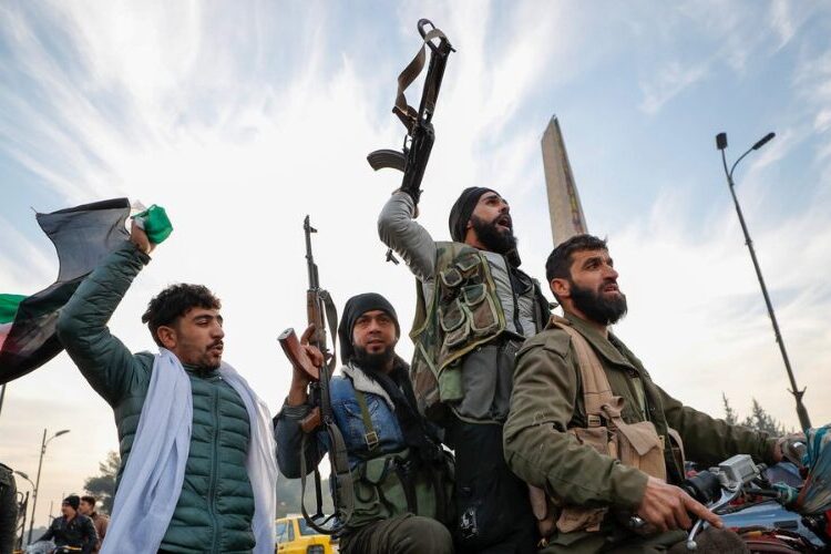 Los sirios salen a las calles para celebrar la caída de Al Asad