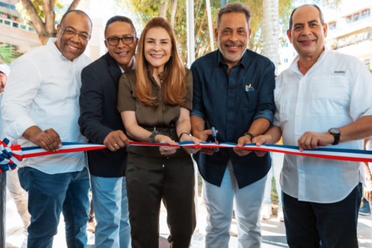 Alcaldía DN y Supermercado 365 inauguran parque Los Bambú