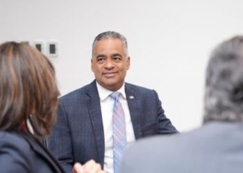 Ministro Santos saluda aprobación de la modificación al artículo 4 de Ley de Hidrocarburos