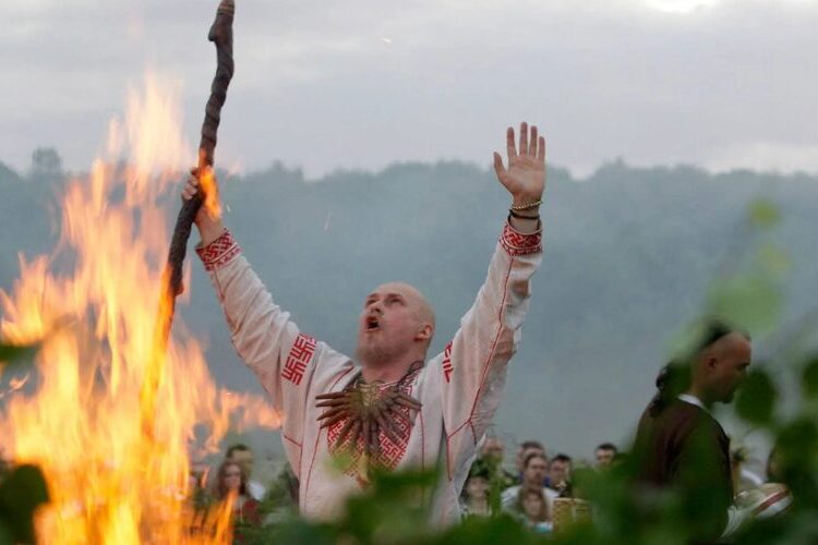 Estadísticas revelan que los rusos gastan más en brujos que en comida